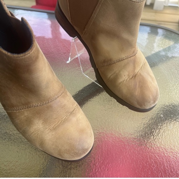 Sorel Waterproof Suede Ankle Boots with Tread in Tan size 8 - Picture 6 of 6